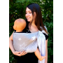 Porte-bébé sling Sukkiri Gris avec étoiles blanches