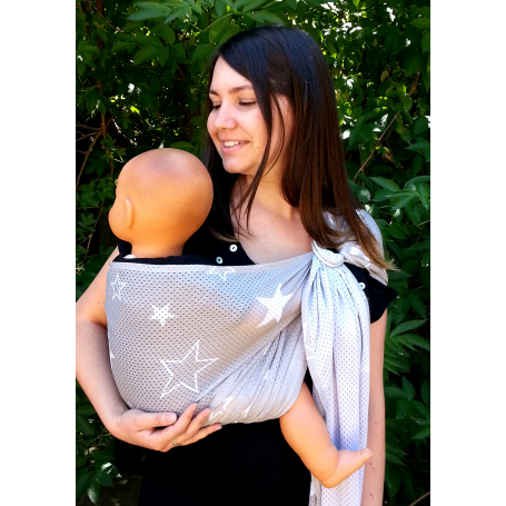 Porte-bébé sling Sukkiri Gris avec étoiles blanches